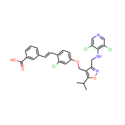 CC(C)c1onc(CNc2c(Cl)cncc2Cl)c1COc1ccc(/C=C/c2cccc(C(=O)O)c2)c(Cl)c1 ZINC000044388360