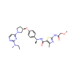 CCN(C)c1nccc(N2CC[C@@H](Oc3ccc([C@H](C)NC(=O)c4sc(NC(=O)COC)nc4C)cc3)C2)n1 ZINC000261178322