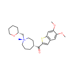 COc1cc2cc(C(=O)[C@@H]3CCC[N@+](C)(C[C@H]4CCCCO4)CC3)sc2cc1OC ZINC000253694438