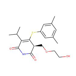 Cc1cc(C)cc(SC2=C(C(C)C)C(=O)NC(=O)[C@@H]2COCCO)c1 ZINC000102808773