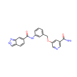 NC(=O)c1cncc(OCc2cccc(NC(=O)c3ccc4c[nH]nc4c3)c2)c1 ZINC000653857028