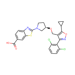 O=C(O)c1ccc2nc(N3CC[C@@H](OCc4c(-c5c(Cl)cccc5Cl)noc4C4CC4)C3)sc2c1 ZINC001772600084